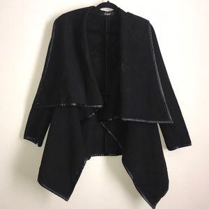 Black jacket that wraps